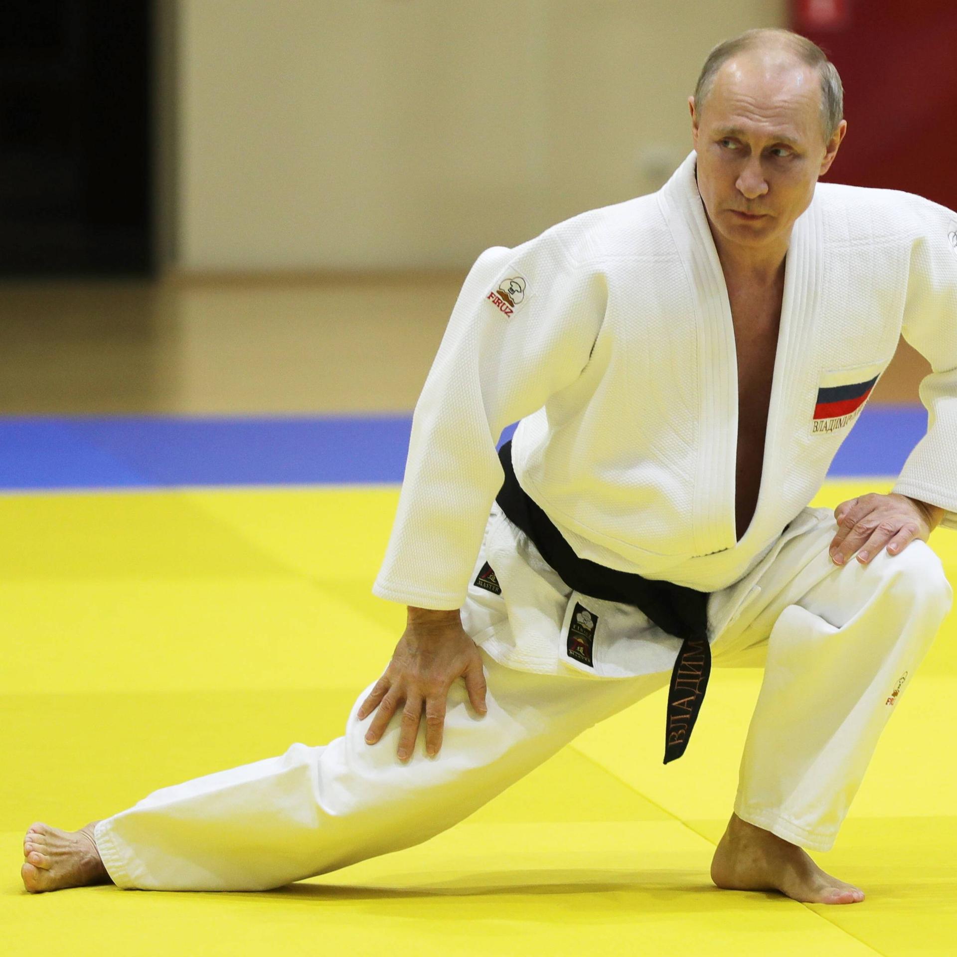 Das Foto zeigt den russischen Präsidenten Putin beim Judo-Training.