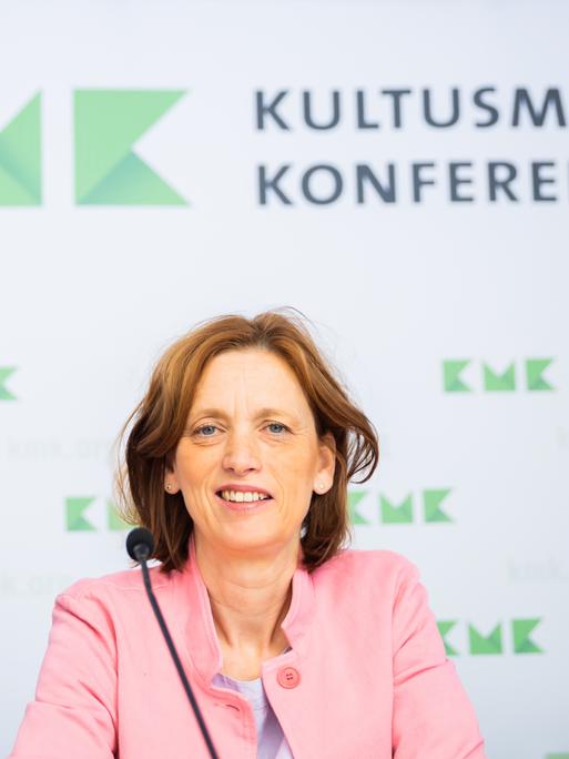 Karin Prien (CDU) Bildungsministerin von Schleswig-Holstein und Präsidentin der Kultusministerkonferenz (KMK) 2022.