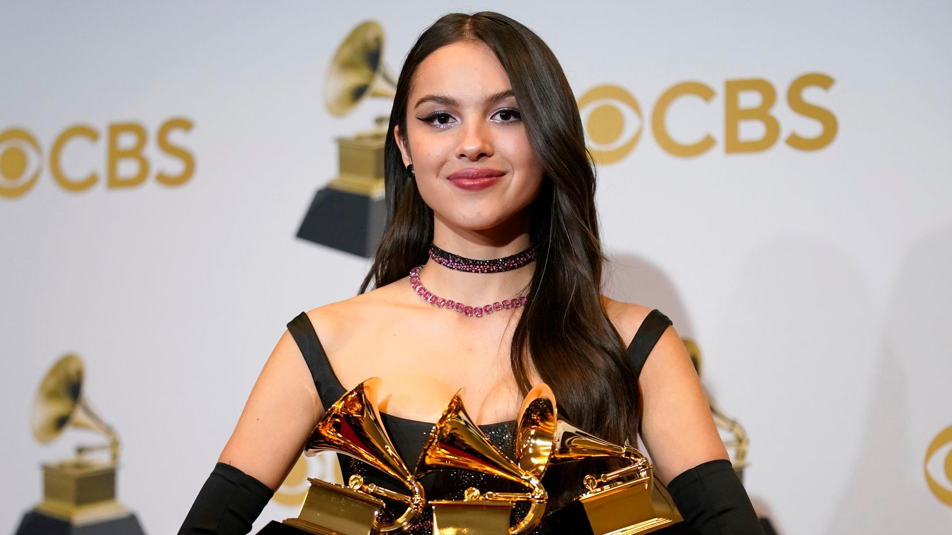 USA, Las Vegas, Grammy-Verleihung: Olivia Rodrigo, Gewinnerin der Preise für das beste Pop-Gesangsalbum für "Sour", die beste neue Künstlerin und die beste Pop-Solodarbietung für "drivers license".