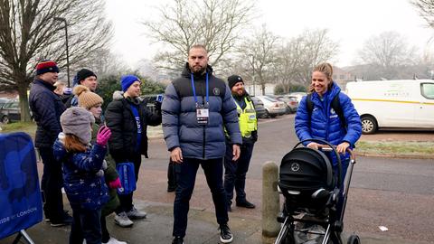 Chelsea- Spielerin  Melanie Leupolz kommt im Januar 2023 vor dem Spiel der Barclays Women's Super League in Kingsmeadow, London, an. 