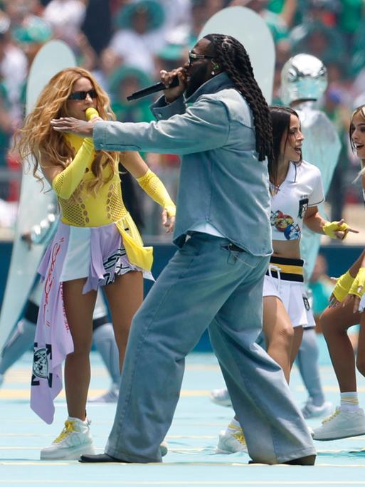 Im Rahmen der Vorprogramm-Show vor dem Eröffnungsspiel der FIFA-Weltmeisterschaft 2026 zwischen Mexiko und Südafrika in Mexiko-Stadt treten Shakira und Burna Boy auf.