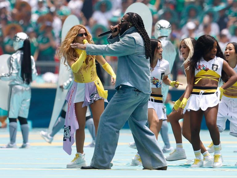 Im Rahmen der Vorprogramm-Show vor dem Eröffnungsspiel der FIFA-Weltmeisterschaft 2026 zwischen Mexiko und Südafrika in Mexiko-Stadt treten Shakira und Burna Boy auf.