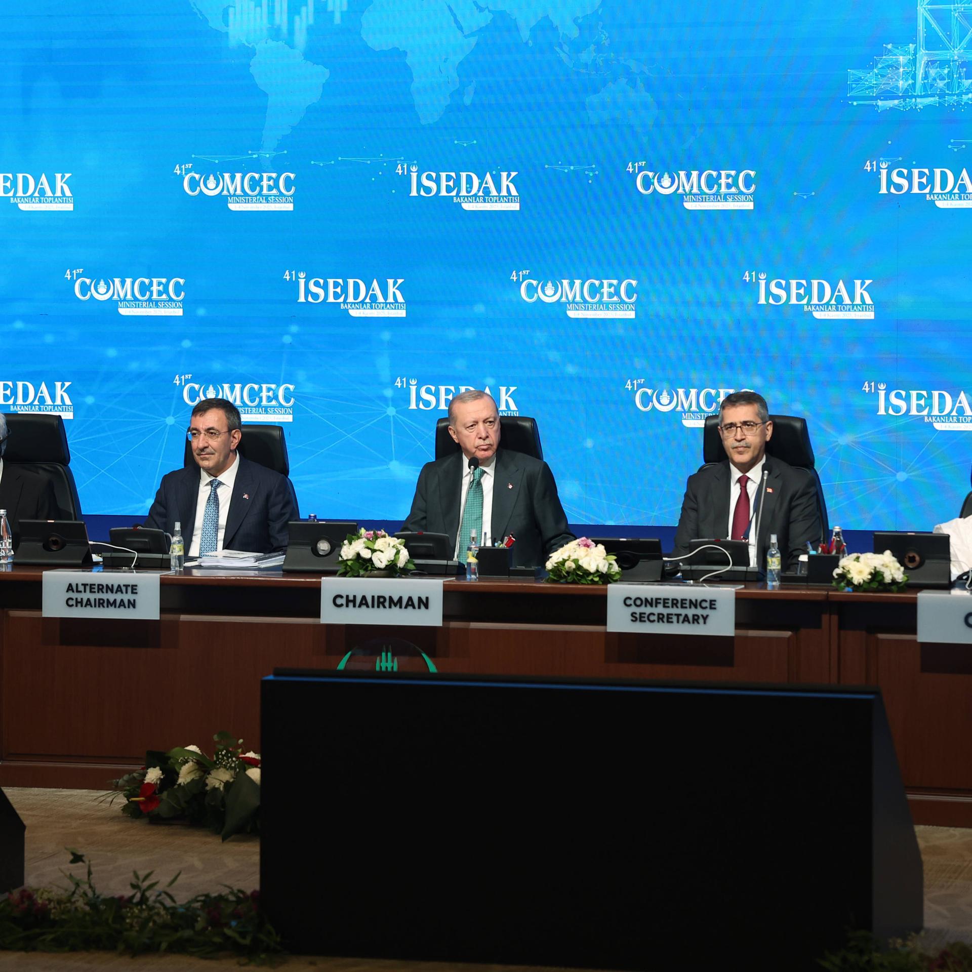 Der türkische Präsident Recep Tayyip Erdogan nimmt an der Eröffnungszeremonie des 41. COMCEC-Treffens im Istanbuler Kongresszentrum in Istanbul, Türkei, teil.