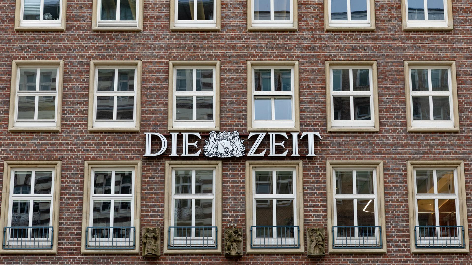 Hamburg: Das Helmut-Schmidt-Haus in Hamburg, in dem sich der Zeit Verlag befindet. Hamburg: Das Helmut-Schmidt-Haus in Hamburg, in dem sich der Zeit Verlag befindet.