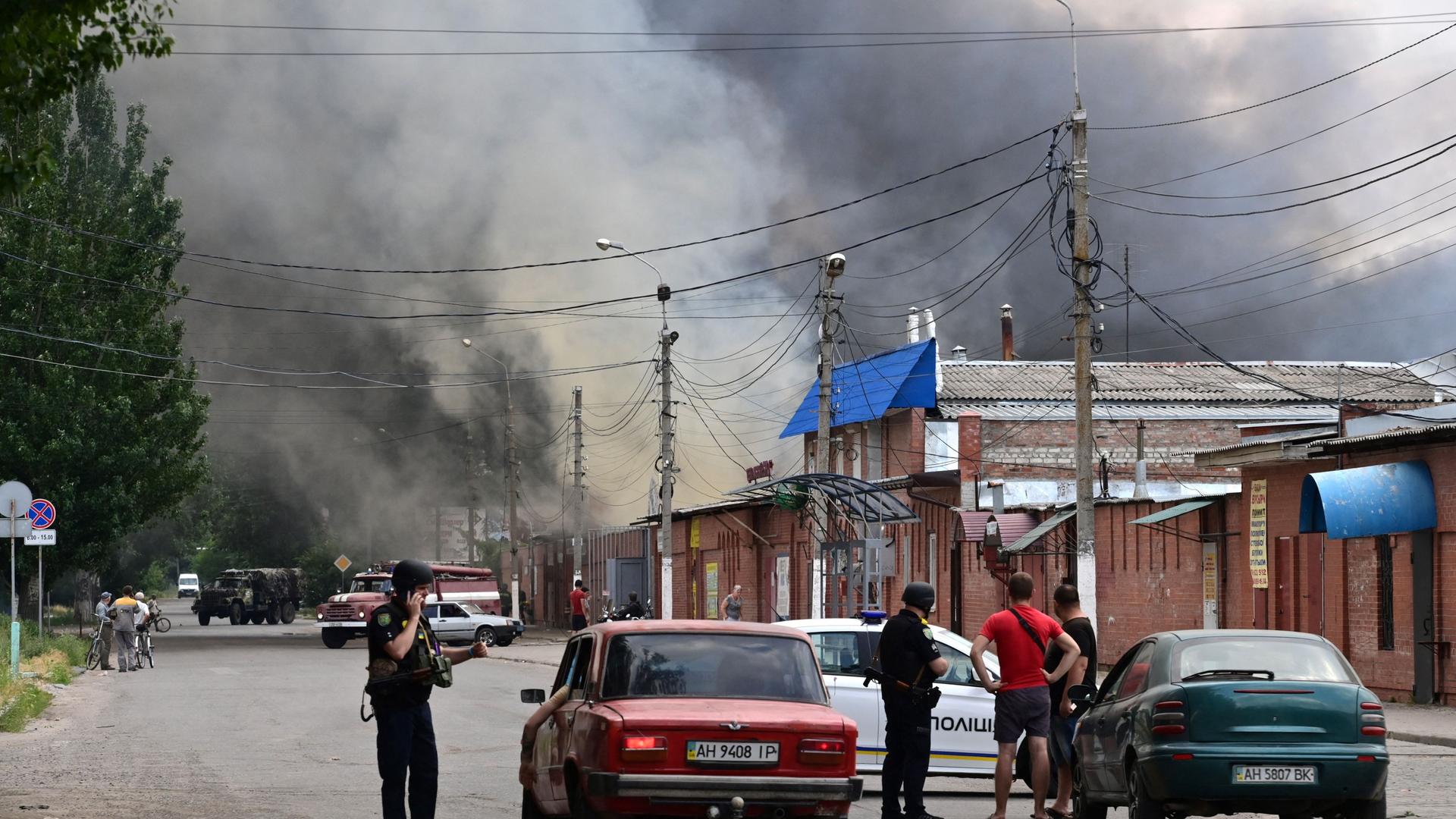 Dichter Rauch nach einem russischen Raketenangriff über der Stadt Sloviansk in der Ukraine.