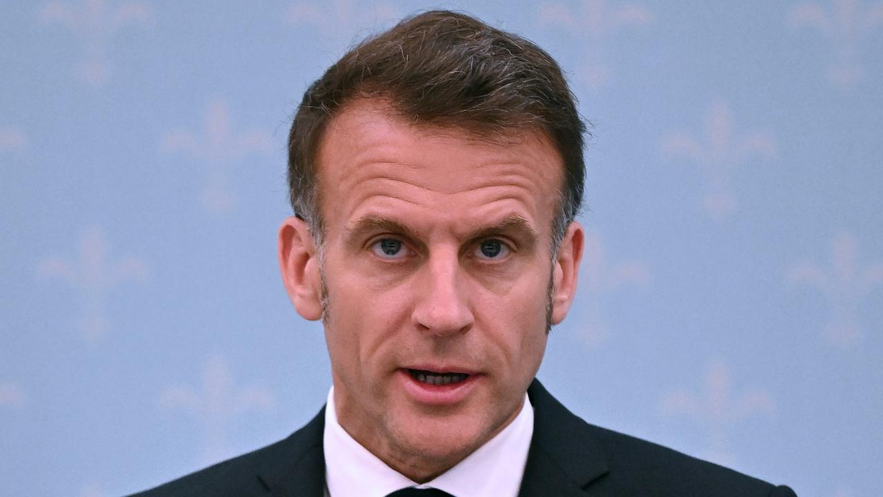 Der französische Präsident Emmanuel Macron spricht während einer gemeinsamen Pressekonferenz mit dem südkoreanischen Präsidenten Lee Jae Myung in Seoul. 