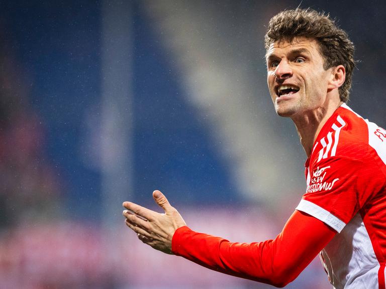 Thomas Müller (FC Bayern München) wütend bei einem Spiel gegen den VfL Bochum.
