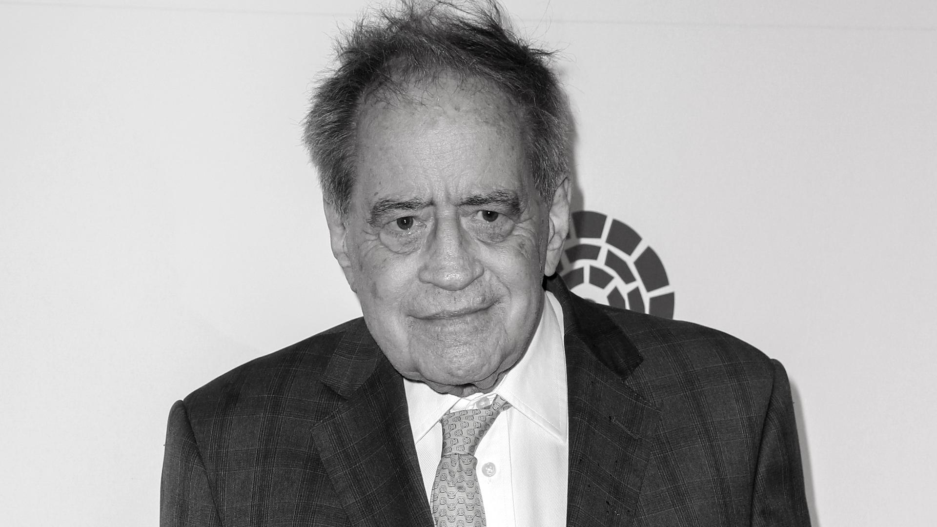 Das Schwarz-Weiß-Bild zeigt einen hochbetagten Arthur Cohn im Porträt. Das Schwarz-Weiß-Bild zeigt einen hochbetagten Arthur Cohn im Porträt.