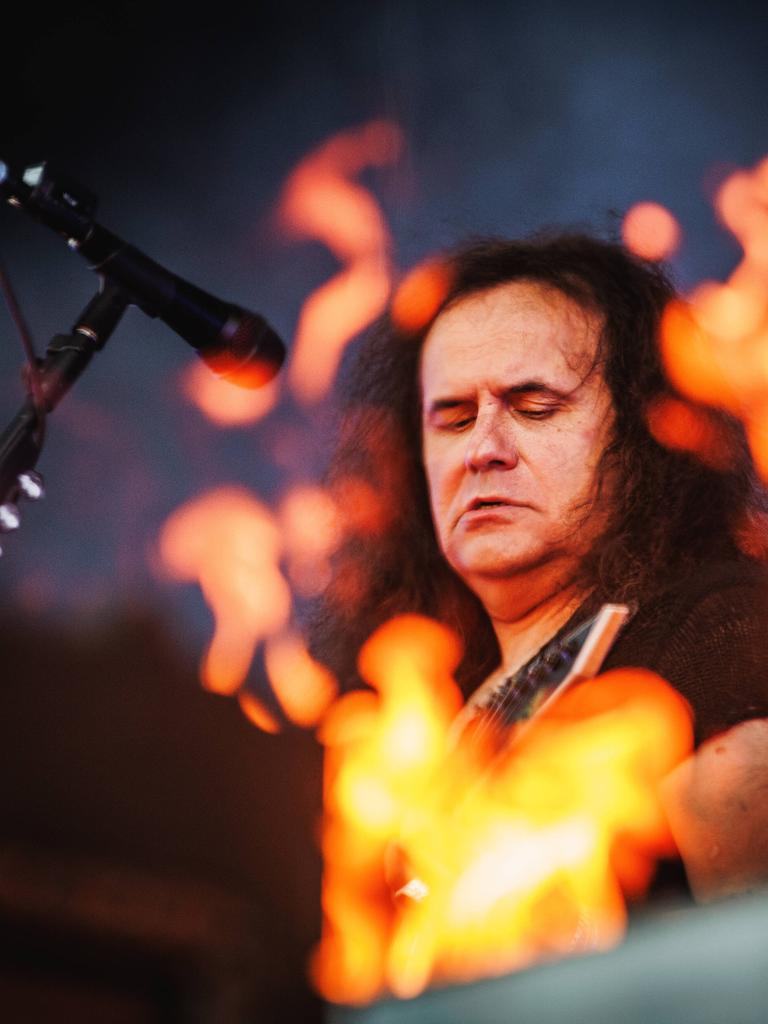Die deutsche Thrash-Metal-Band Kreator gibt ein Live-Konzert während des dänischen Heavy-Metal-Festivals Copenhell 2025 in Kopenhagen. Hier ist Sänger und Gitarrist Miland Petrozza live auf der Bühne zu sehen.