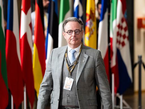 Der belgische Premierminister Bart De Wever vor einem Treffen des Europarates mit den 27 europäischen Regierungschefs in Brüssel, am 23. Oktober 2025 Der belgische Premierminister Bart De Wever vor einem Treffen des Europarates mit den 27 europäischen Regierungschefs in Brüssel, am 23. Oktober 2025