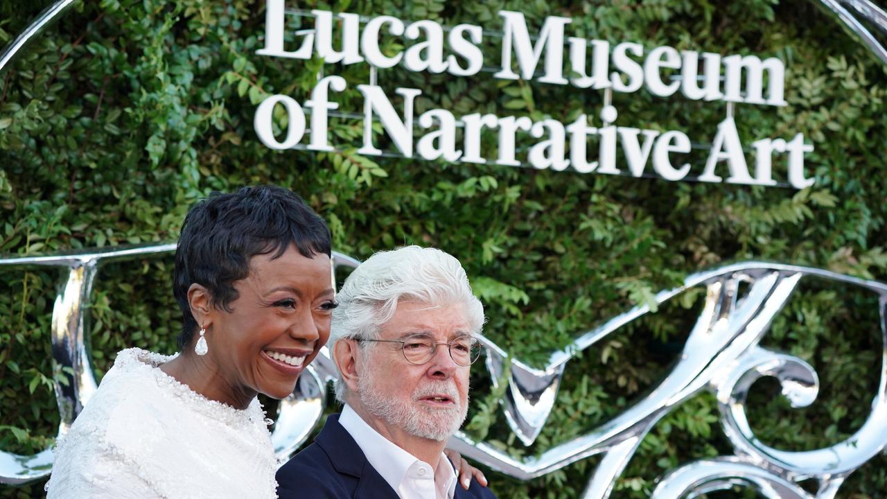 Mellody Hobson (links) und George Lucas treffen in Los Angeles bei der Feier zur Eröffnung des Lucas Museum of Narrative Art ein.