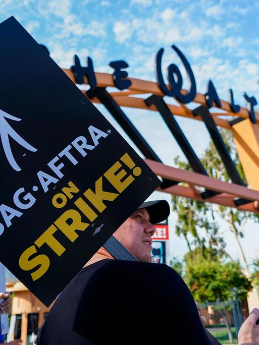 Hollywood Filmschaffende Streiken am 17.Juli 2023 vor den Walt Disney Studios