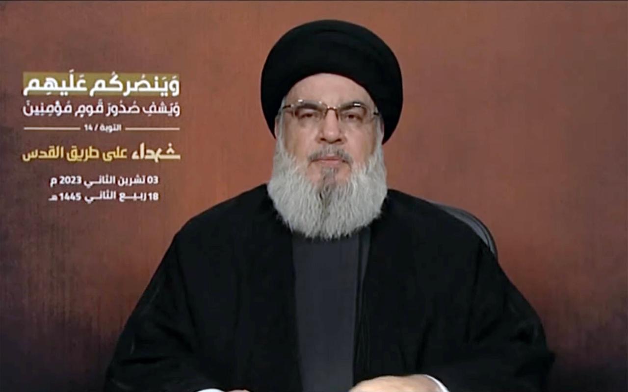 Hassan Nasrallah, Chef der Hisbollah, auf dem Bildschirm bei einer Rede 