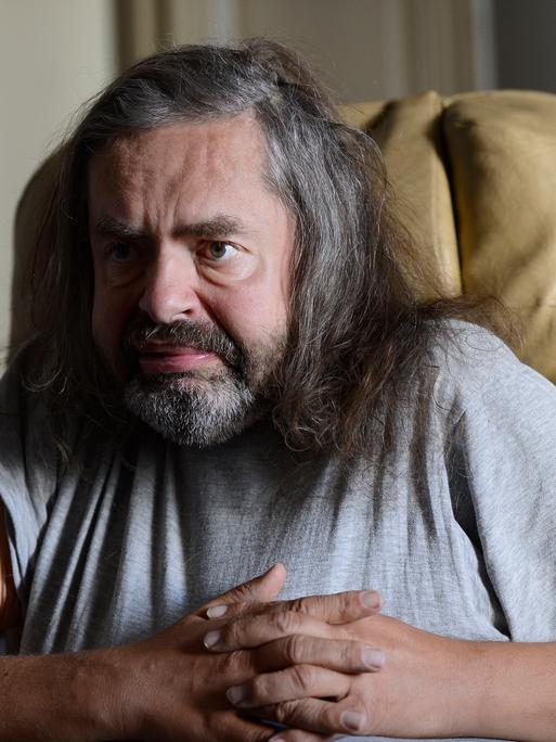 Hermes Phettberg während eines Interviews mit der APA, am Mittwoch, 3. Oktobert 2012, in Wien.