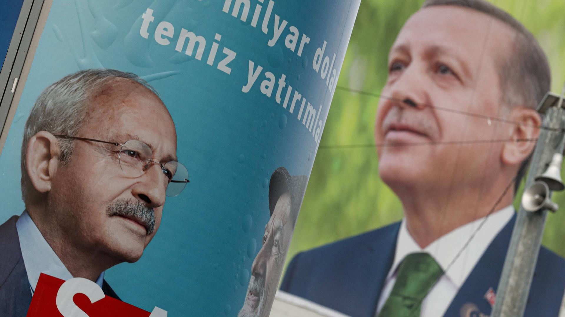 Wahlkampfplakate von Kemal Kılıçdaroğlu (CHP) und Recep Tayyip Erdoğan (AKP), am 11. Mai in Ankara