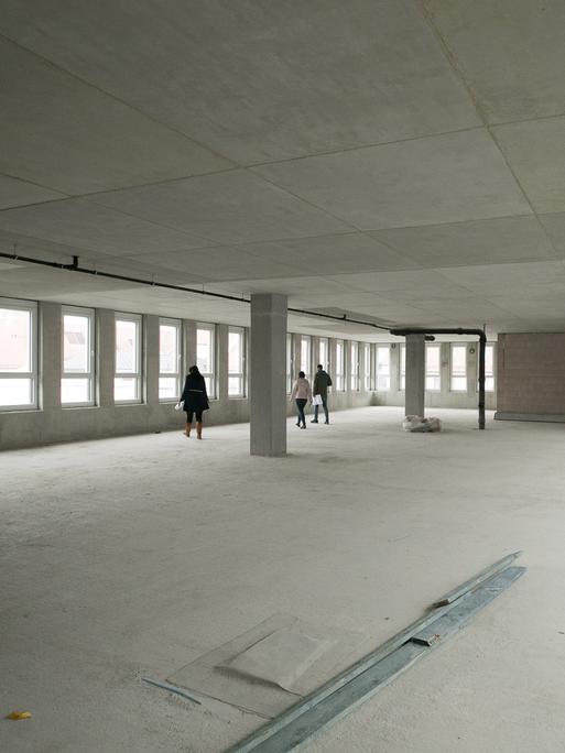 Leere Fläche in einem Bürogebäude vor dem Umbau zu Apartments. Leere Fläche in einem Bürogebäude vor dem Umbau zu Apartments.