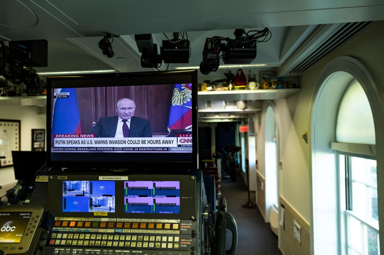 Russlands Präsident Wladimir Putin bei seiner vom Staatsfernsehen übertragenen Rede