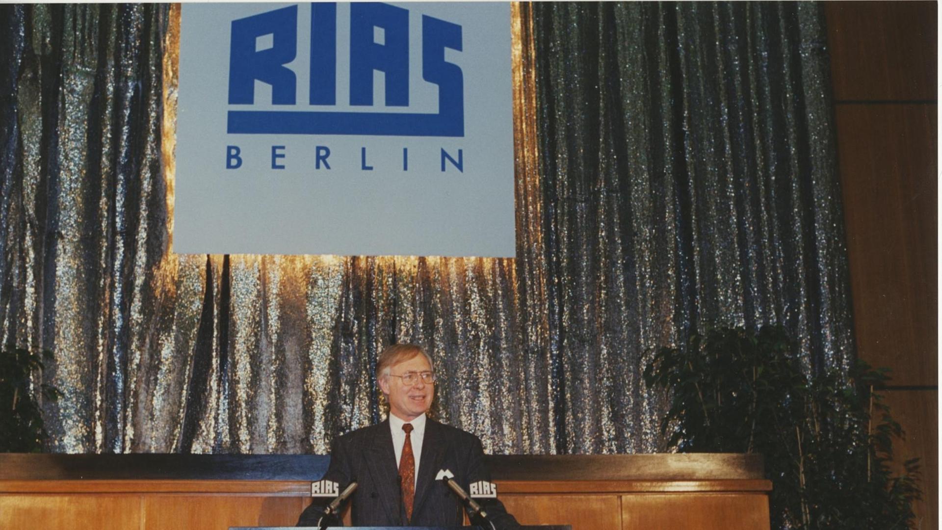Feier zur Gründung von Deutschlandradio am 9. Februar 1994 im Rathaus Schöneberg Feier zur Gründung von Deutschlandradio am 9. Februar 1994 im Rathaus Schöneberg