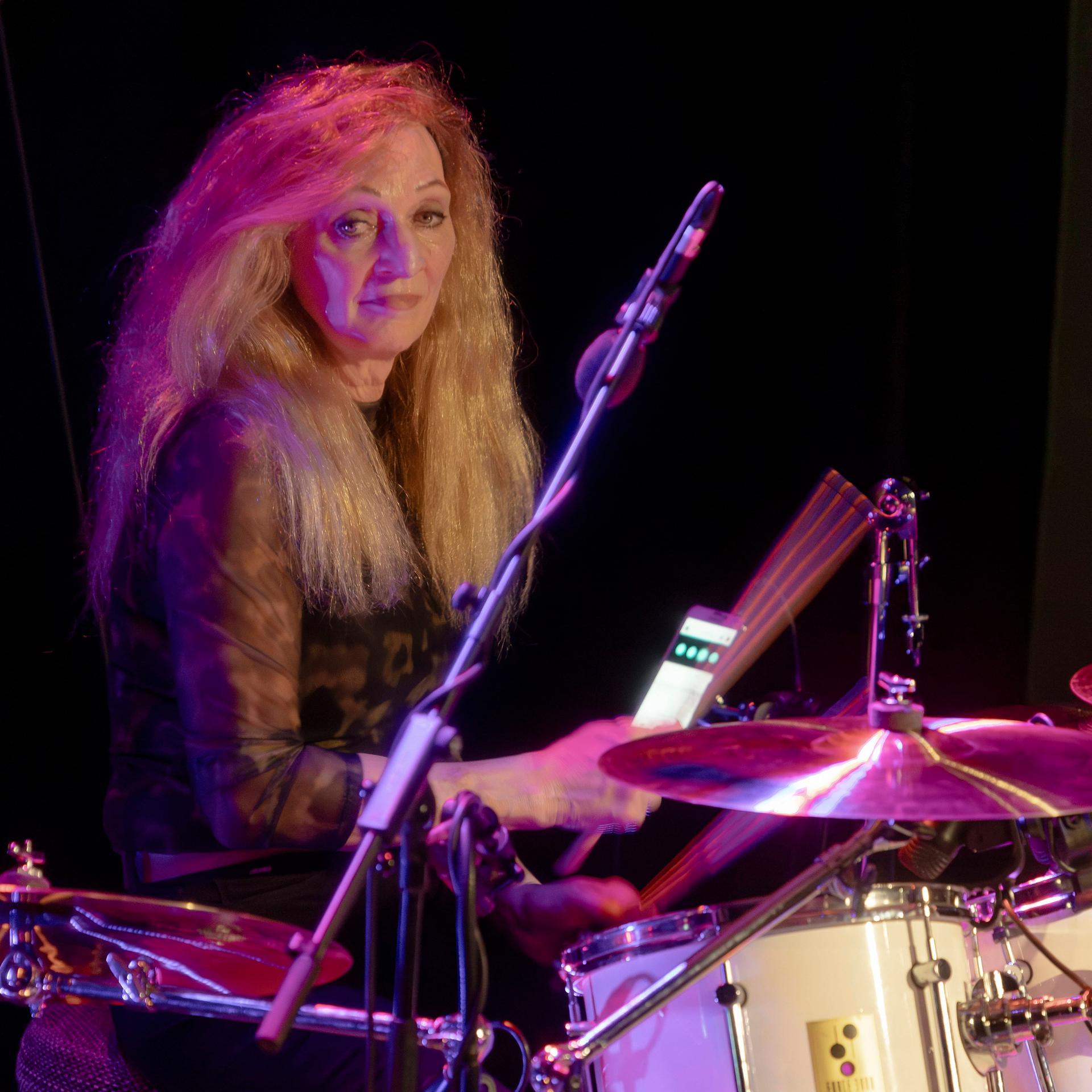 Mucke mit Gundermann - Tina Powileit wechselte Sattel gegen Schlagzeughocker