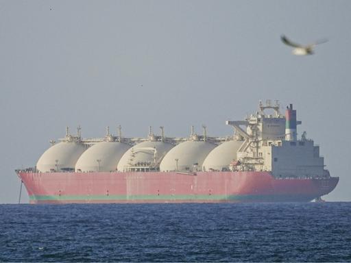 Ein Tanker auf dem Meer