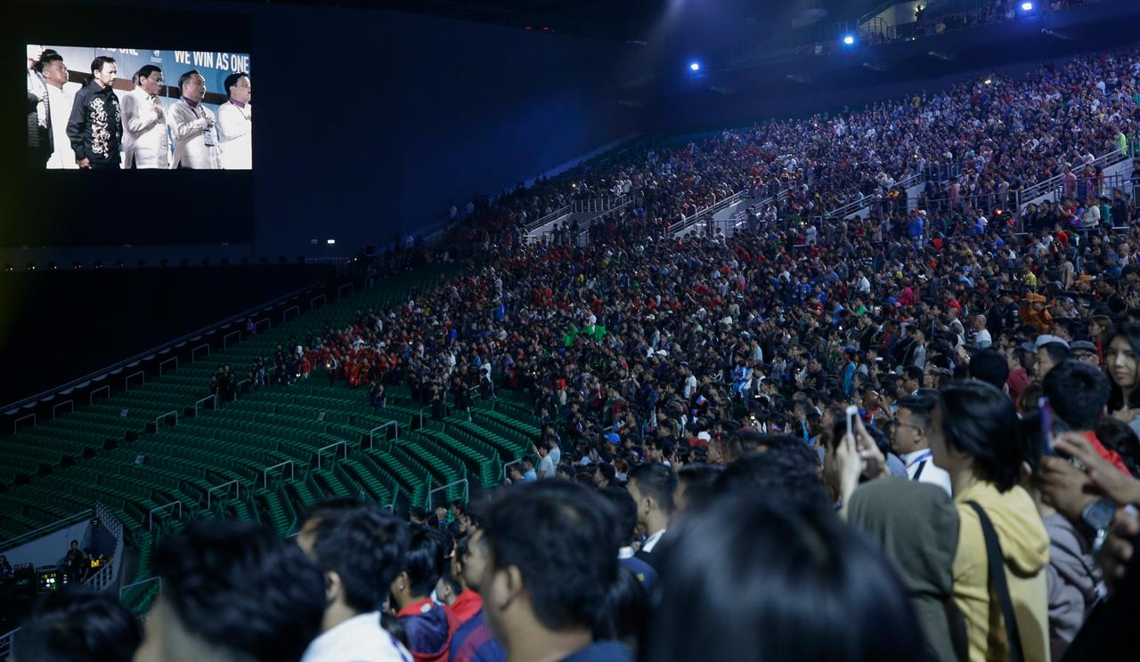 Blick auf die steilen Zuschauerränge der Philippine Arena