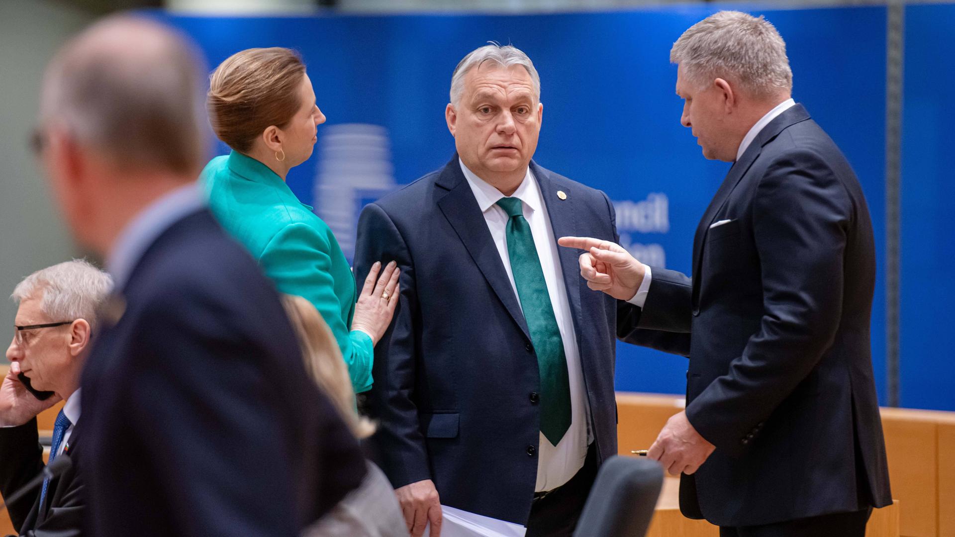 Viktor Orbán und Robert Fico beim EU-Sondergipfel Anfang Februar 2024.