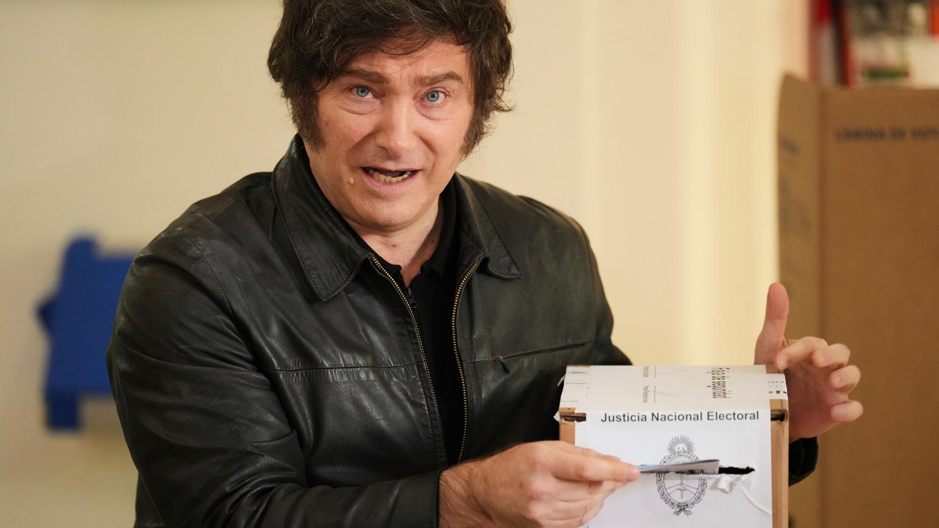 Javier Milei bei der Stimmabgabe Javier Milei bei der Stimmabgabe