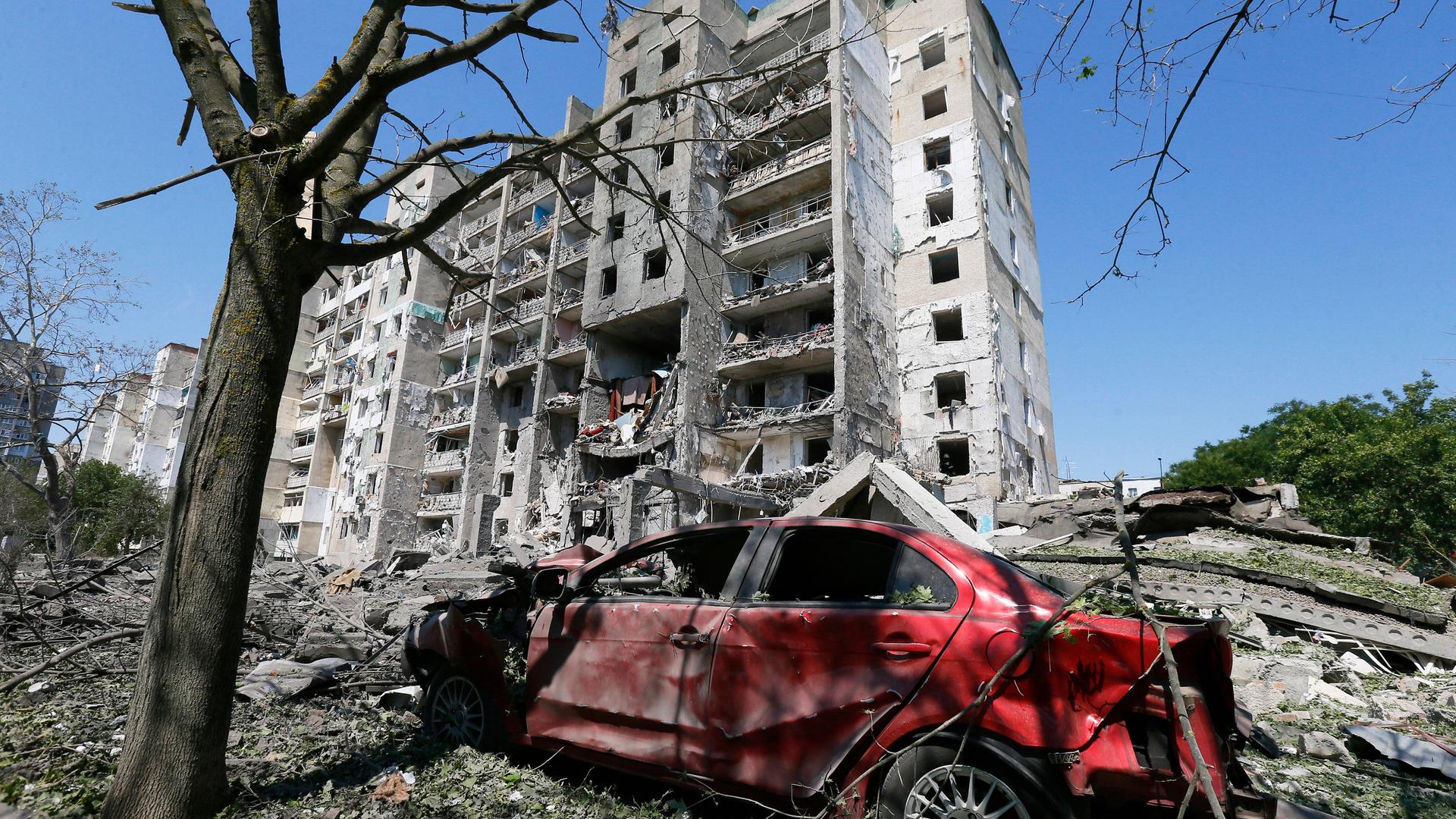 Blick auf ein zerstörtes Wohnhaus in Odessa nach einem russischen Raketenangriff am 1. Juli 2022
