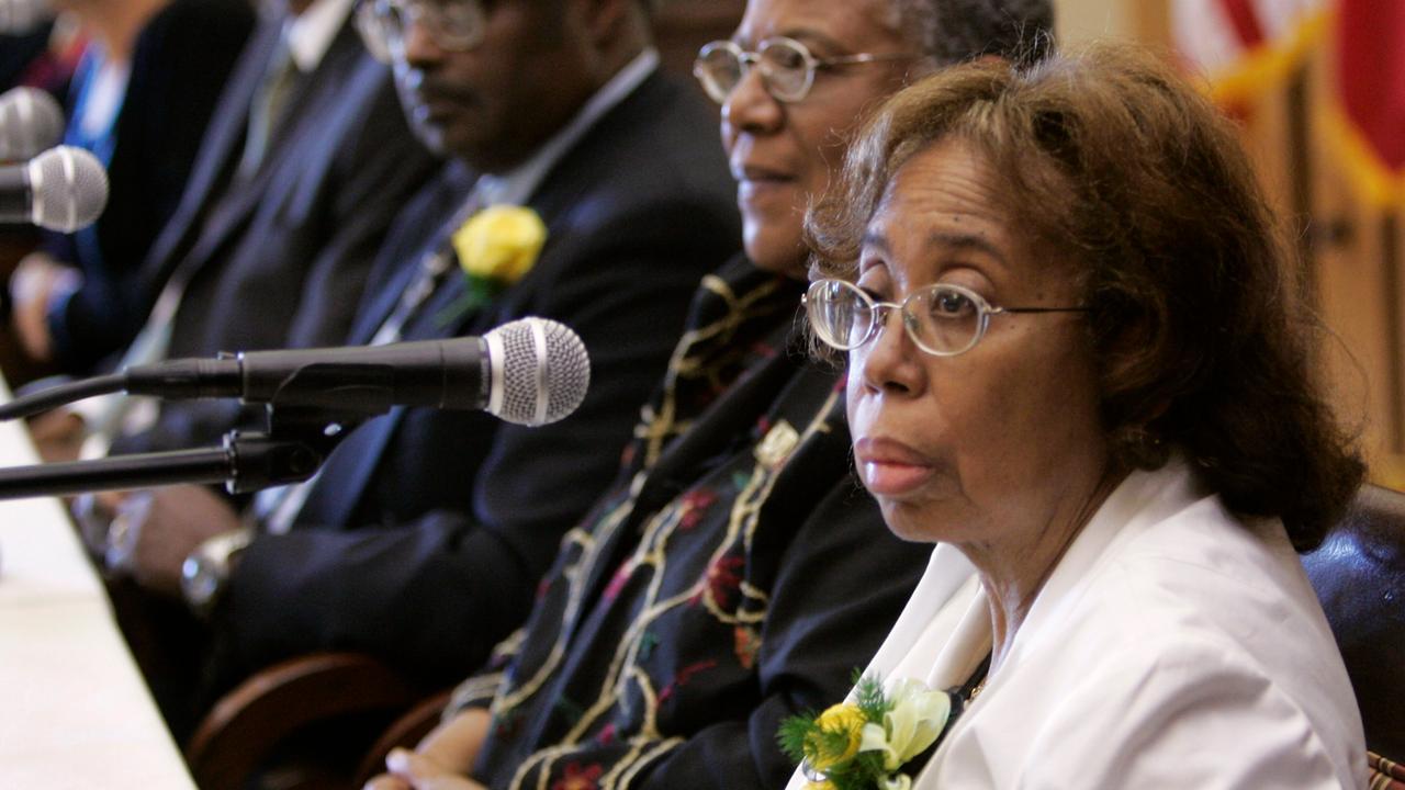 Thelma Mothershed Wair am 23.9.2007 in Little Rock, Arkansas - eine der Schülerinnen der Little Rock Nine, die 1957 an der Little Rock Central High School aufgenommen wurden Thelma Mothershed Wair am 23.9.2007 in Little Rock, Arkansas - eine der Schülerinnen der Little Rock Nine, die 1957 an der Little Rock Central High School aufgenommen wurden