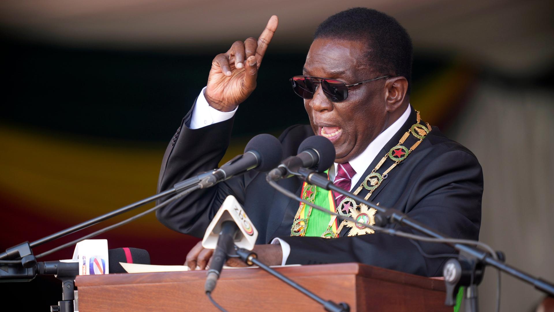 Simbabwes Präsident Mnangagwa hält eine Ansprache.