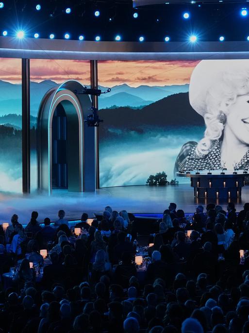 Reba McEntire performs "Appalachian Memories" in tribute to Dolly Parton during the 78th Emmy Awards on Monday, Sept. 14, 2026, at the Peacock Theater in Los Angeles. (AP Photo/Chris Pizzello) Reba McEntire performs "Appalachian Memories" in tribute to Dolly Parton during the 78th Emmy Awards on Monday, Sept. 14, 2026, at the Peacock Theater in Los Angeles. (AP Photo/Chris Pizzello)