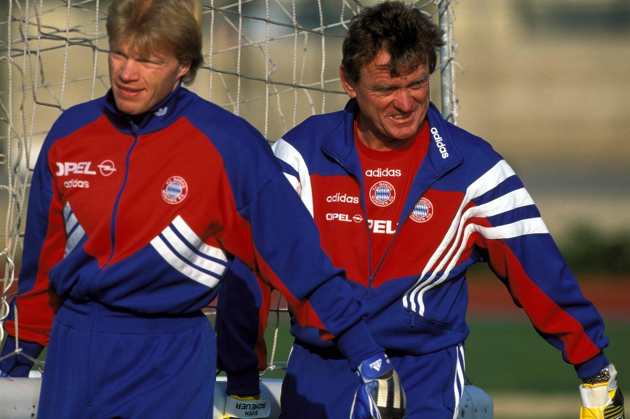Sepp Maier als Torwarttrainer bei Bayern München, hier mit Oliver Kahn