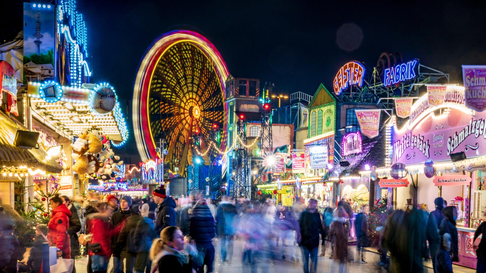 Ein nächtliche Aufnahme des Hamburger Winterdoms. Ein nächtliche Aufnahme des Hamburger Winterdoms.