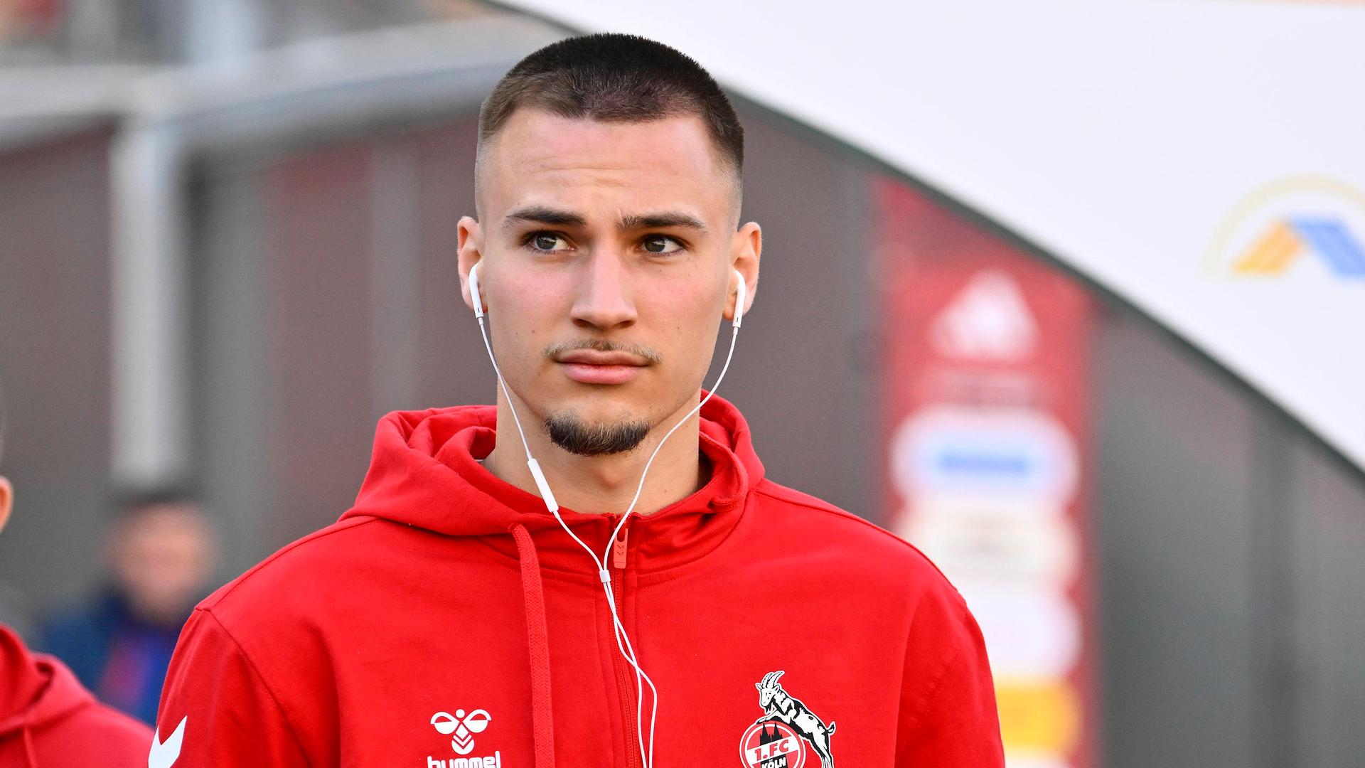 2. Fussball - Bundesliga - 33. Spieltag: 1. FC Nürnberg - 1. FC Köln: Tim Lemperle, FC Köln, vor Spielbeginn. 2. Fussball - Bundesliga - 33. Spieltag: 1. FC Nürnberg - 1. FC Köln: Tim Lemperle, FC Köln, vor Spielbeginn.