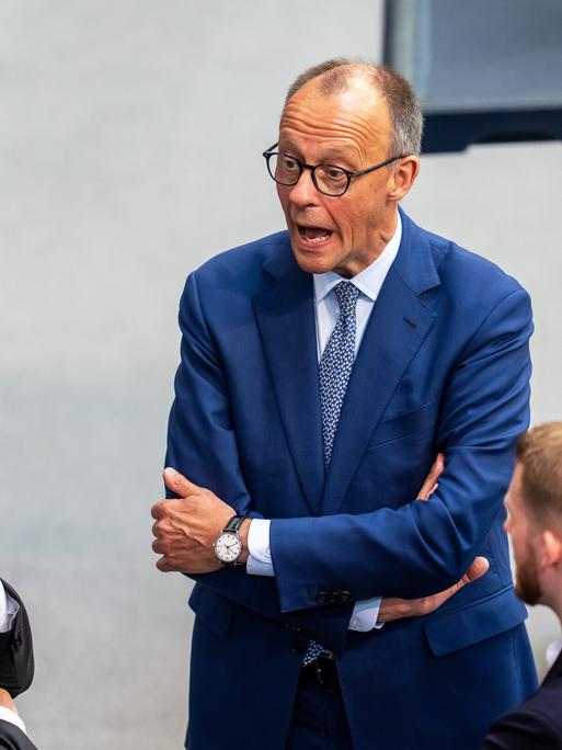 Der Bundeskanzler Merz kündigte „Herbst der Reformen“ an. Streitpunkt in der Koalition ist das Thema Sozialstaat und Steuer. 