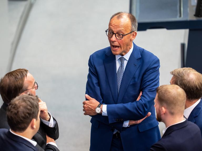 Der Bundeskanzler Merz kündigte „Herbst der Reformen“ an. Streitpunkt in der Koalition ist das Thema Sozialstaat und Steuer. 