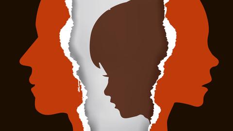 Zerrissenes Papier mit den Silhouetten von einem Mann und einer Frau, dazwischen die Silhouetten eines Kindes.