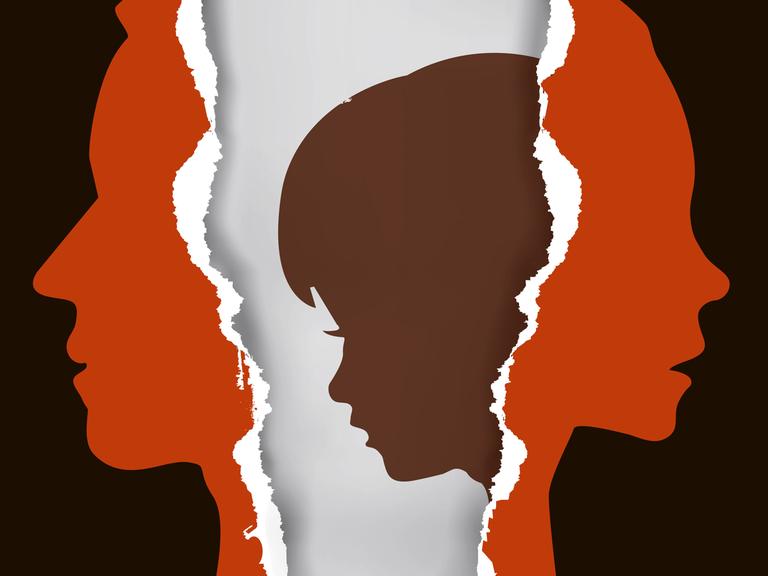 Zerrissenes Papier mit den Silhouetten von einem Mann und einer Frau, dazwischen die Silhouetten eines Kindes.