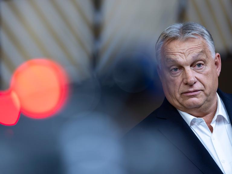 Der ungarische Premierminister Victor Órban nach dem Gipfeltreffen des Europäischen Rates im Oktober 2025. 

