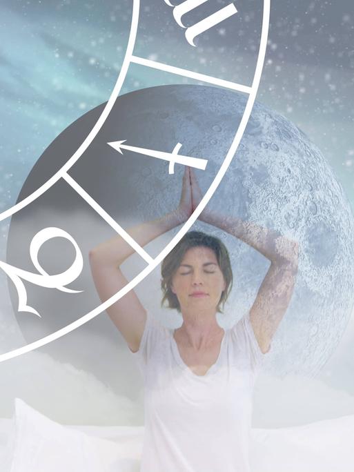 Collage: Frau sitzt im Schneidersitz mit Händen in Gebetshaltung über ihrem Kopf; im Hintergrund ist der Mond; vor ihr erscheinen die Symbole aller Sternzeichen in Kreisform