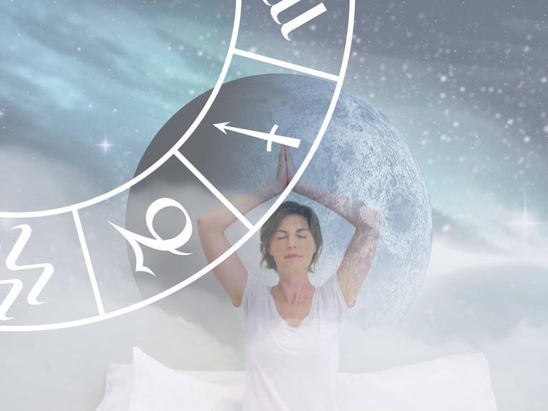 Collage: Frau sitzt im Schneidersitz mit Händen in Gebetshaltung über ihrem Kopf; im Hintergrund ist der Mond; vor ihr erscheinen die Symbole aller Sternzeichen in Kreisform
