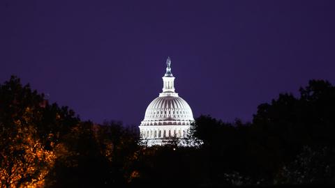Das angestrahlte Capitol in Washigton DC bei Nacht