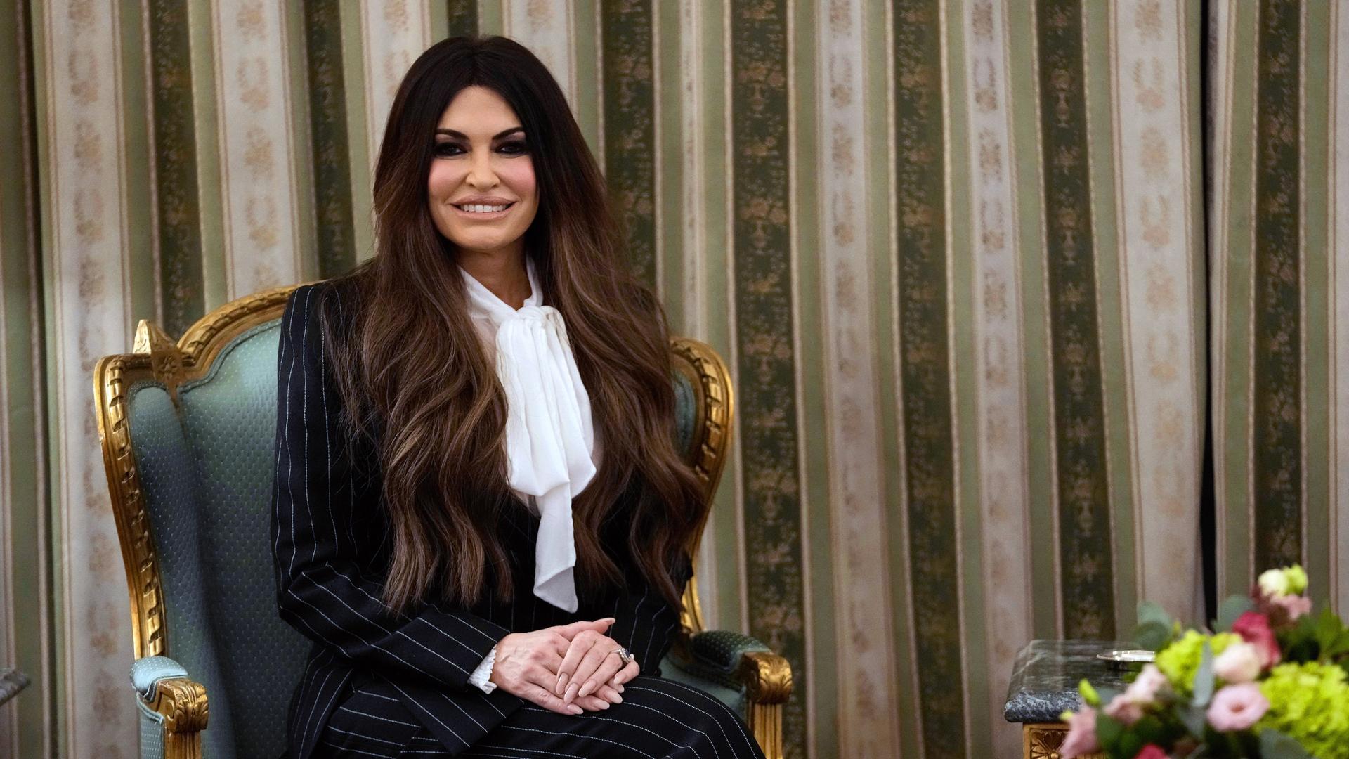 Kimberly Guilfoyle, neue US-Botschafterin in Griechenland und erste Frau auf diesem Posten, nimmt an einer Zeremonie zur Übergabe ihres Beglaubigungsschreibens im Präsidentenpalast in der griechischen Hauptstadt Athen teil.