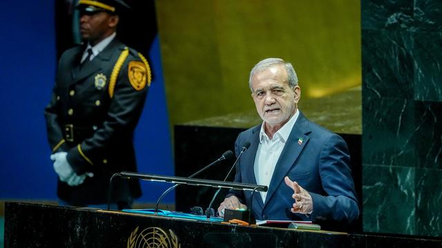 Massud Peseschkian, Präsident des Iran, spricht bei der Generaldebatte der UNO-Vollversammlung in New York.