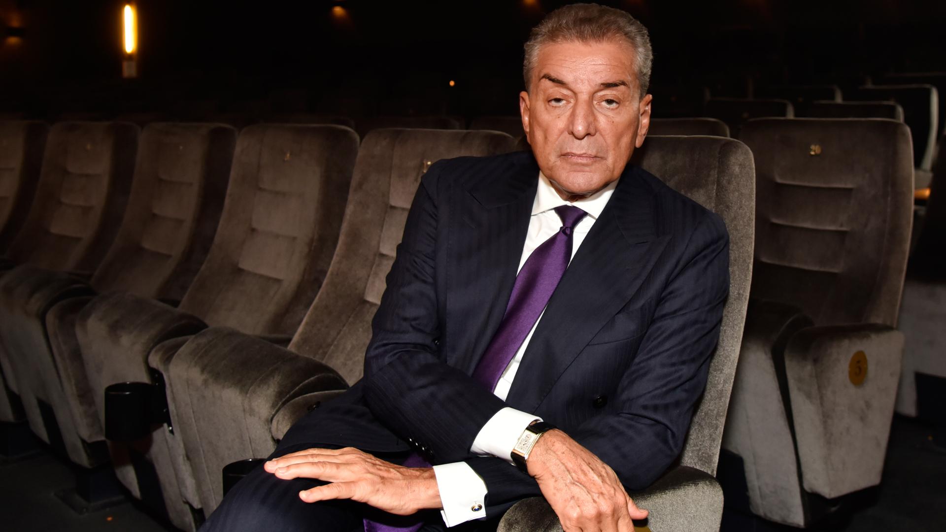 Michel Friedman sitzt alleine in einem Kino, Januar 2025. Michel Friedman sitzt alleine in einem Kino, Januar 2025.
