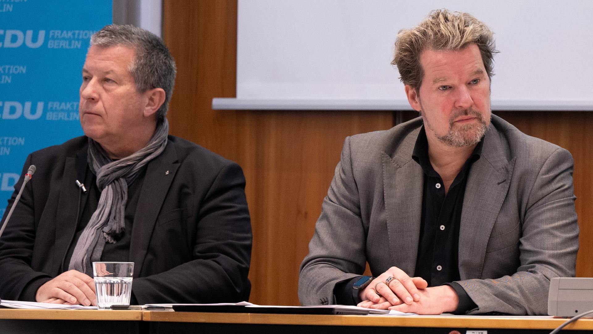 Christian Goiny (l-r), haushaltspolitischer Sprecher der CDU-Fraktion im Abgeordnetenhaus von Berlin, und Dirk Stettner, Vorsitzender der CDU-Fraktion im Abgeordnetenhaus von Berlin sitzen nebeneinander.