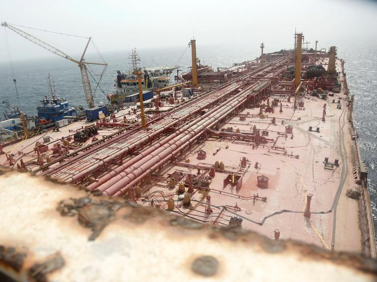 Der Öltanker FSO Safer liegt vor der jemenitischen Küste.