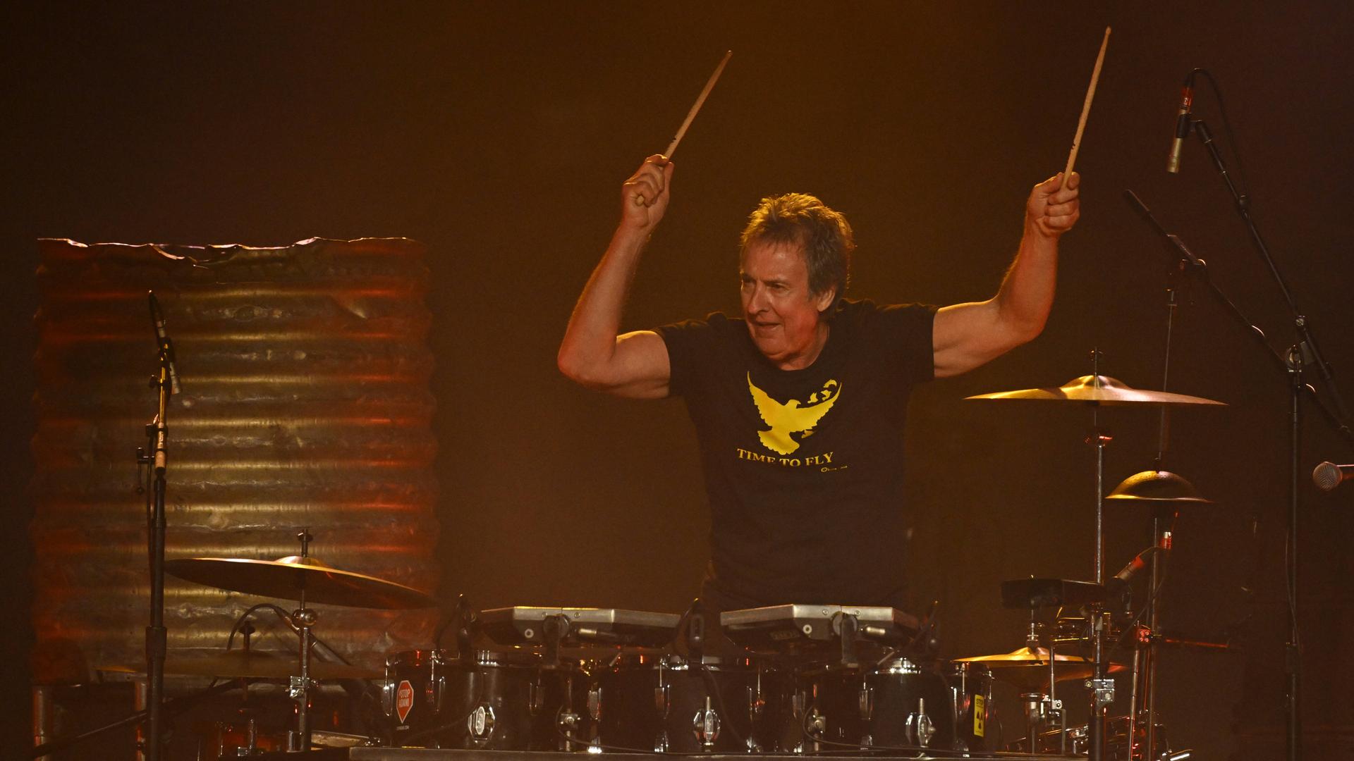 Rob Hirst, Schlagzeuger von Midnight Oil, während ihrer „One For The Road“-Tournee im Hordern Pavilion in Sydney, 3. Oktober 2022.
      