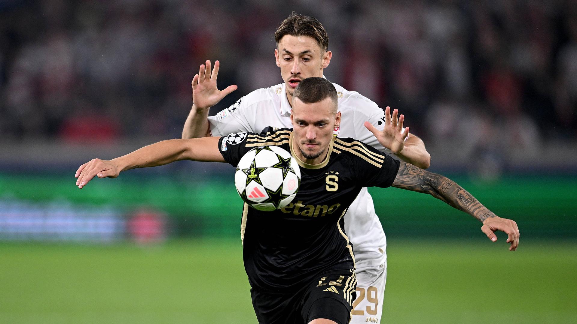Spielszene: Lukas Haraslin gegen Anthony Rouault Spielszene: Lukas Haraslin gegen Anthony Rouault