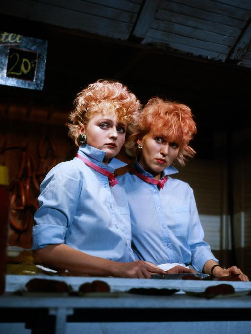 Die Schwestern Inga und Annette Humpe, 1983.